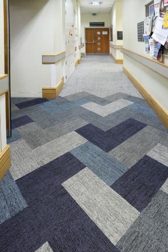 alaska-carpet-tiles-in-offices-01-533x800